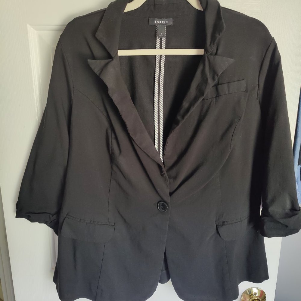 Torrid 3/4 sleeve button up blazer size 2